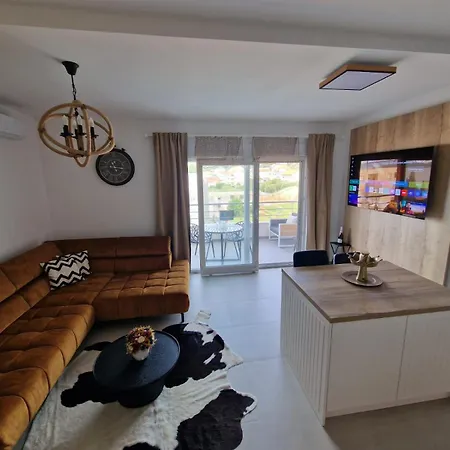 Petra Apartment *
